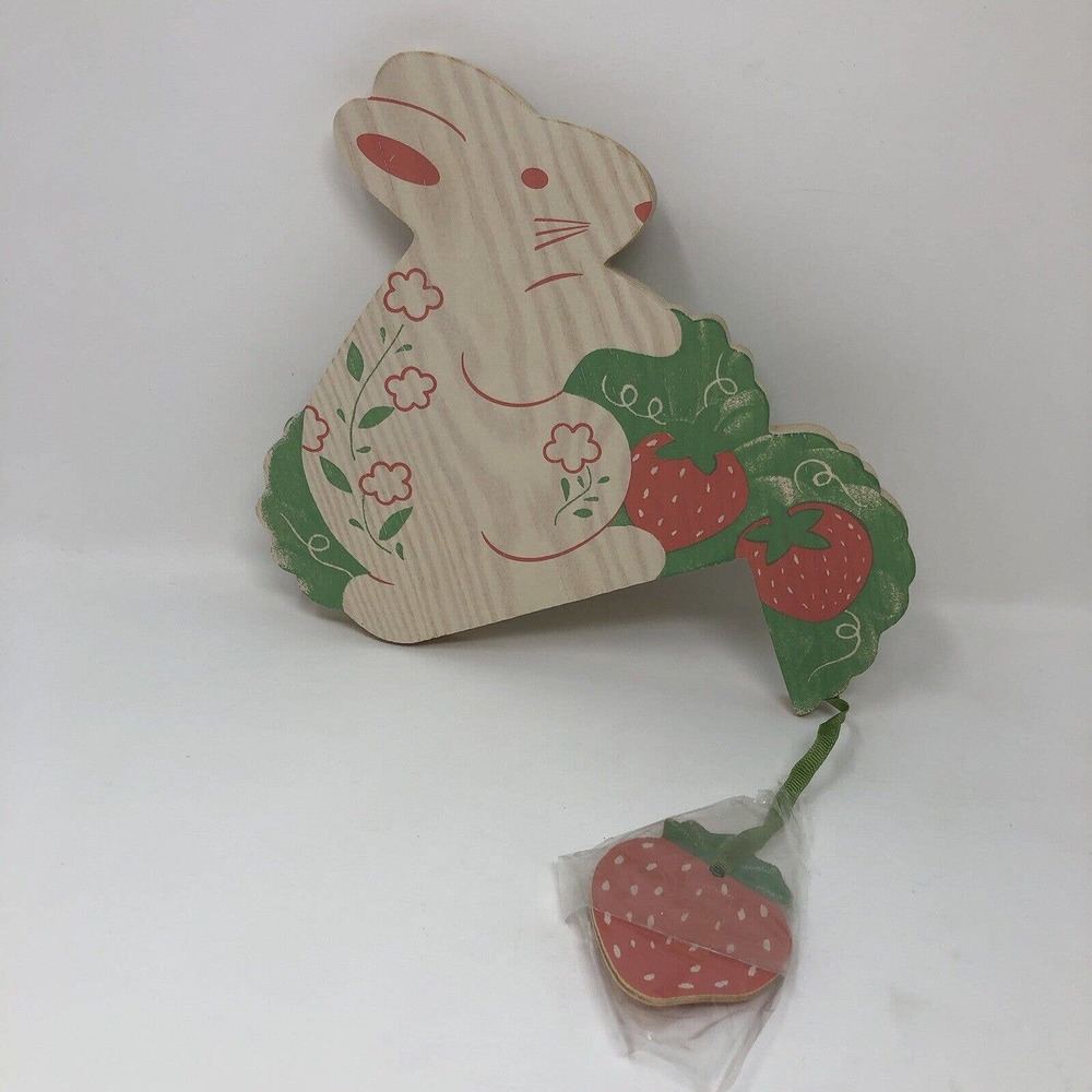 Avon Sitting Pretty Bunny Shelf Mantel Window Sitter Holiday Easter Decor NOS